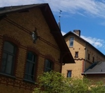 Müllbehältnisse an der Grundstücksgrenze zulässig